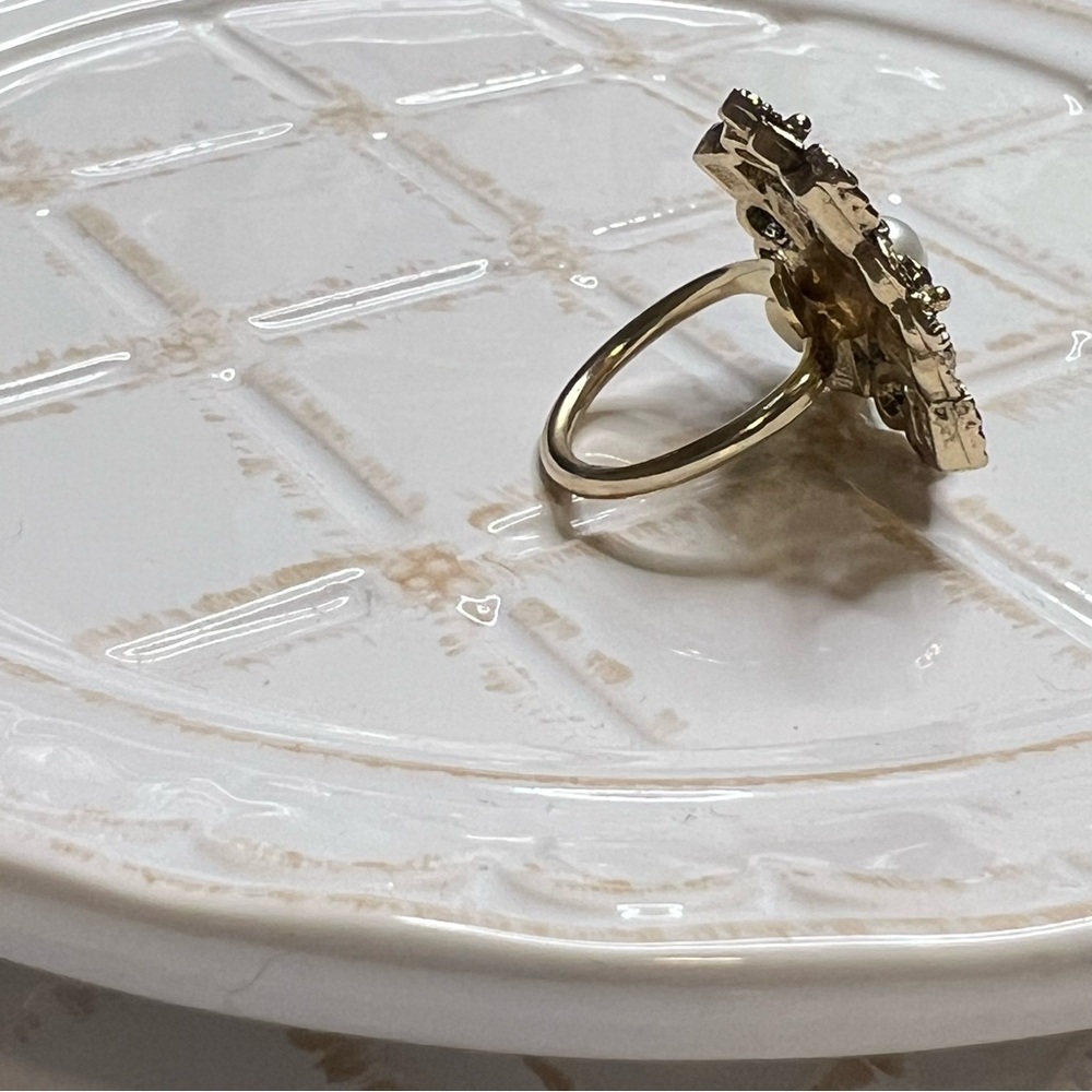Vintage-Style Cocktail Ring with Faux Pearl & Green/Amber Stones – Size 5 - Picture 4 of 6